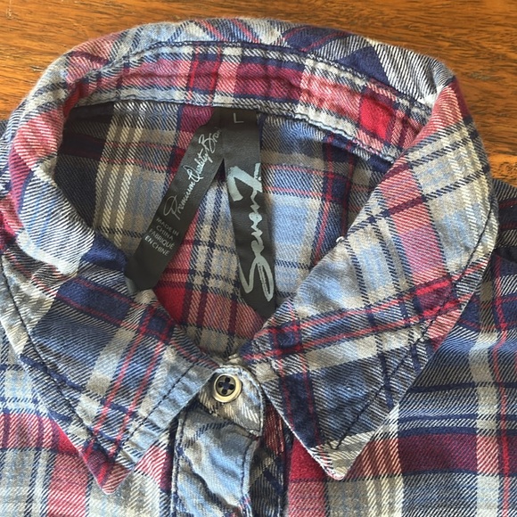 Seven 7 Premium Quality Brand Plaid Womem’s Long Sleeve Button Up Shirt -Size L - Picture 2 of 9